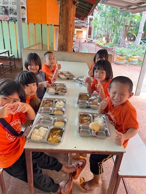 kids aan tafel